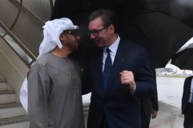 PREDSEDNIK VUČIĆ SE SASTAO SA MOHAMEDOM BIN ZAJEDOM: Zajedno ćemo nastaviti da unapređujemo sve vidove saradnje dve zemlje (FOTO)