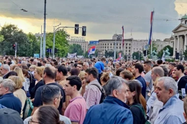 ZAVRŠEN PROTEST OPOZICIJE U BEOGRADU: Protestanti se polako razilaze