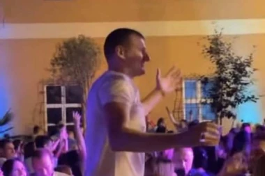 NIKOLA JOKIĆ U TRANSU! Šampion NBA lige u LUDOM NOĆNOM IZLASKU: Aco Pejović doveo Džokera u EKSTAZU! (FOTO)