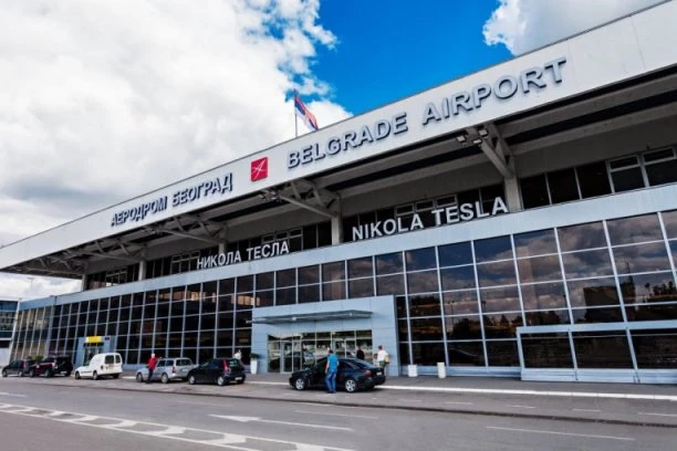 KASNI LET ZA KIPAR: Na aerodromu Nikola Tesla putnici ponovili proceduru! Evo šta je razlog