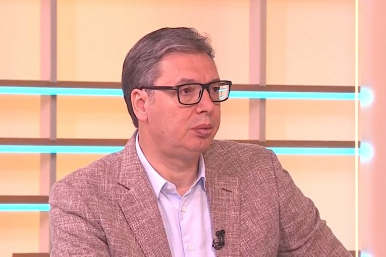 ZA SVE TO KRIV SAM JA, ZA OLUJU, KIŠU, SUNCE, ZVEZDU KAD UZIMA TITULU! Vučić: Šta god da se dobro desi, nikada nije dobro, uvek sam krivac!