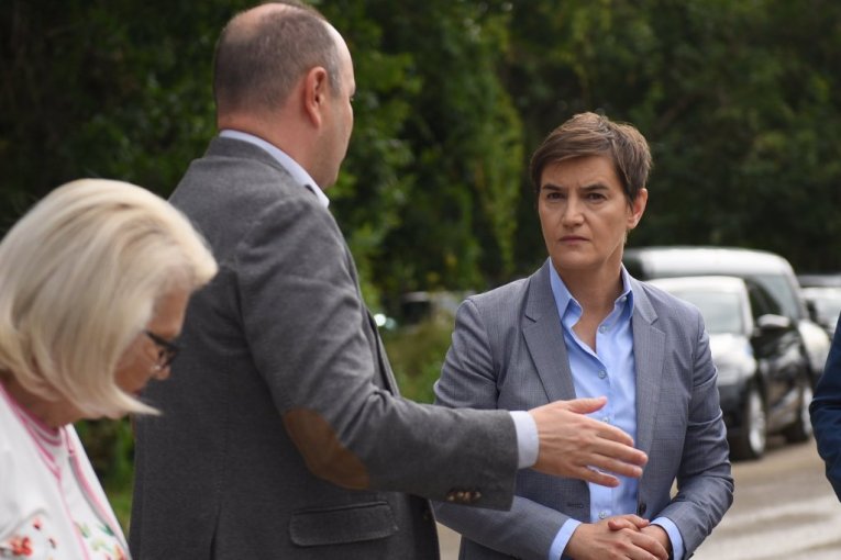 BRNABIĆ OBIŠLA PODRUČJA POGOĐENA NEVREMENOM: Prioritet u sanaciji domaćinstva, škole, stambeni objekti