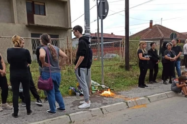 TRI UDOVICE ODALE POMEN NASTRADALIM MUŽEVIMA U KRUŠEVCU: Bahati vozač audija ubio tri osobe, pa pušten na slobodu