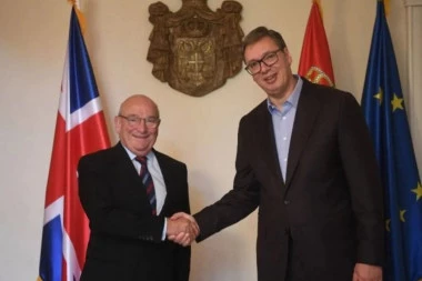 "JEDAN OZBILJAN RAZGOVOR! TIČE SE KOSOVA!" Predsednik Vučić razgovarao sa Stjuartom Pičom! (FOTO)