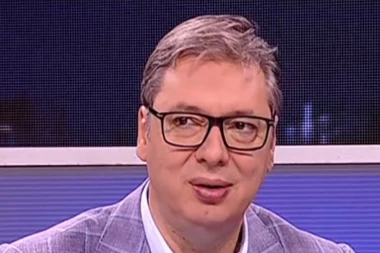 VODI SE RAT NA SVETSKOM NIVOU, A MI SRBI NAPREDUJEMO, POZIVAM SVE DA SE UJEDINIMO! Predsednik Vučić uputio JAKU poruku celoj naciji