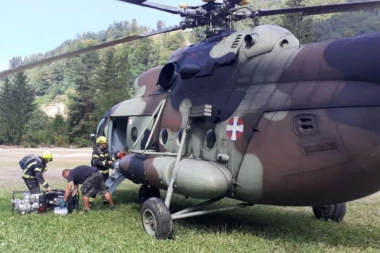 SRPSKI VOJNICI U HUMANITARNOJ OPERACIJI Pripadnici VS pomažu građanima Slovenije u otklanjanju posledica poplava (FOTO)