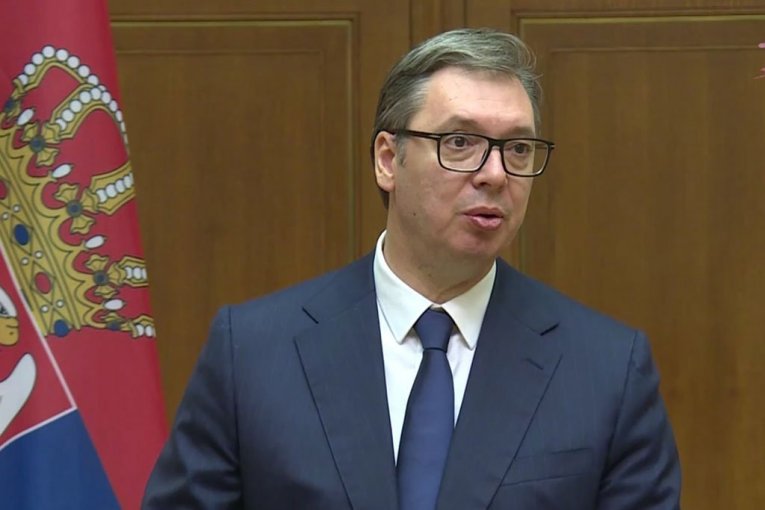 OPOZICIONI VODITELJ NAPAO VUČIĆA ZBOG ZAKONA O ISTOPOLNIM ZAJEDNICAMA: Predsednik Srbije ponovo na udaru tajkunskih medija (VIDEO)