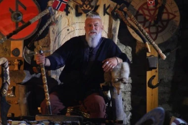 STIPE ŽIVI SVOJ SAN: Vratio se iz Nemačke i postao VIKING, sad se zove RAGNAR, našao je svoju sreću ali - IZBEGAVA ŽENE, evo i zašto (VIDEO)