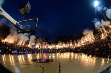 OBEĆANO - ISPUNJENO: Partizan NAGRADIO vernu navijačicu! BLISTA od sreće! (FOTO)
