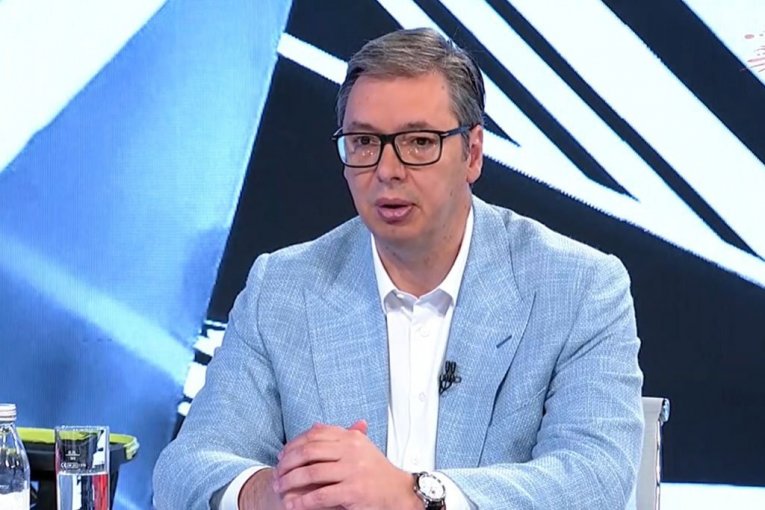 VUČIĆ NAJAVIO POVEĆANJA: Do kraja godine prosečna primanja 840 evra, penzionerima 20 odsto veća penzija!