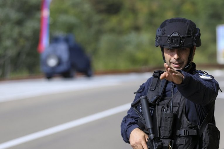 DRAMATIČNI DOGAĐAJI NA SEVERU KiM IZAZIVAJU STRAH: Srbi ostaju unutar svojih kuća