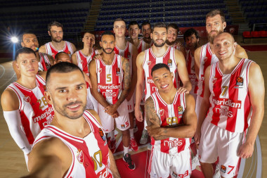 CRVENO-BELI PUSTILI KARTE U PRODAJU: Na Asvel za 800 dinara!
