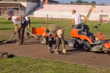 KLJUČNI PROBLEM USKORO ĆE BITI REŠEN: Radovi na zameni travnate podloge, otpočeli su! (FOTO GALERIJA)