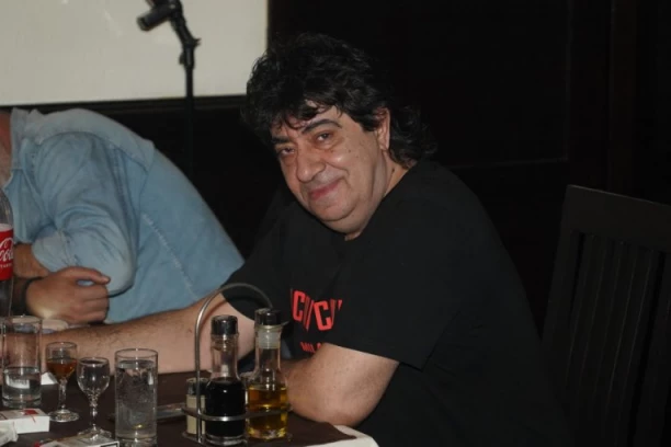 SLAVLJE U DOMU POZNATOG KOMPOZITORA: Steva Simeunović postao DEDA, njegov unuk dobio POSEBNO ime!