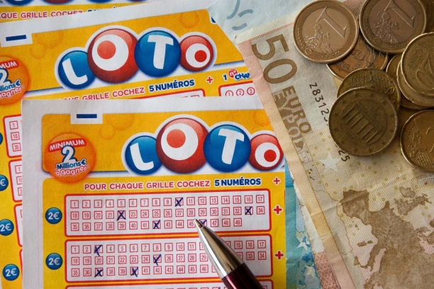 OTVORIO ŠAMPANJAC, PA ZAVRŠIO U ZATVORU: Ovaj čovek osvojio je 160 miliona evra na lutriji, a onda mu se život pretvorio u pakao