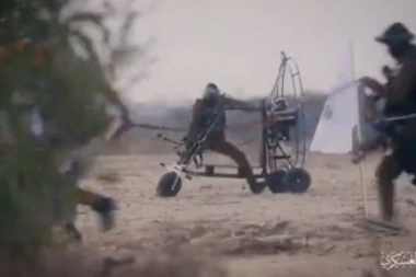 HAMAS UPOTREBIO NEVIĐENU TAKTIKU: Ponizili Izraelce kao nikad, prevarili moćnu PVO leteći na paraglajderima (VIDEO)