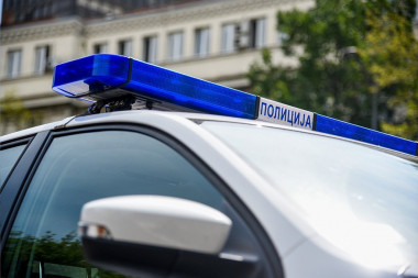 BEOGRADSKE ŠKOLE PONOVO NA NOGAMA ZBOG DOJAVI O BOMBAMA: Učenici ove dve škole HITNO evakuisani!