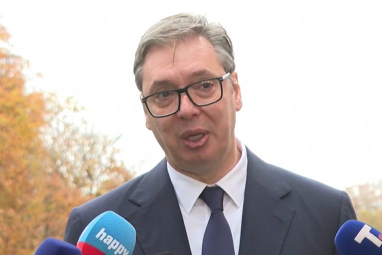 NIKADA NEĆU PRIZNATI NEZAVISNOST KOSOVA! Vučić iz Pariza: "Zna se kome možete da verujete, ko govori istinu, a ko LAŽE"