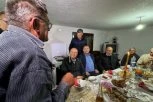 NA SLAVU SE NE ZOVE, NA SLAVU SE DOLAZI! Dragan Marković Palma iznenadio porodicu Jevtić na veliki dan: Zdrav da si bio domaćine! (VIDEO)