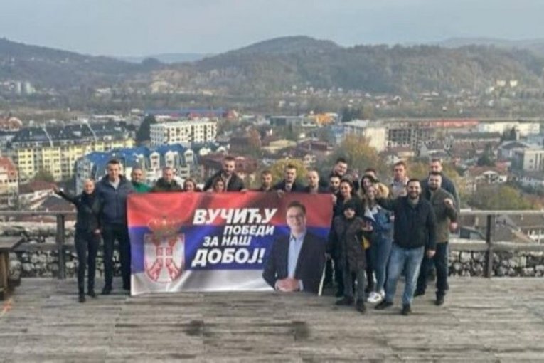 Podrška za predsednika sa svih strana: Snažna poruka za Vučića iz Doboja (FOTO)