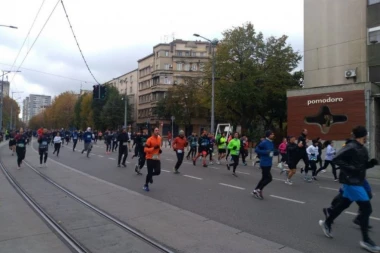 MORE TRKAČA NA ULICAMA PRESTONICE! Počeo 4. Beogradski polumaraton - EVO KOJOM TRASOM SE KREĆE! (FOTO)