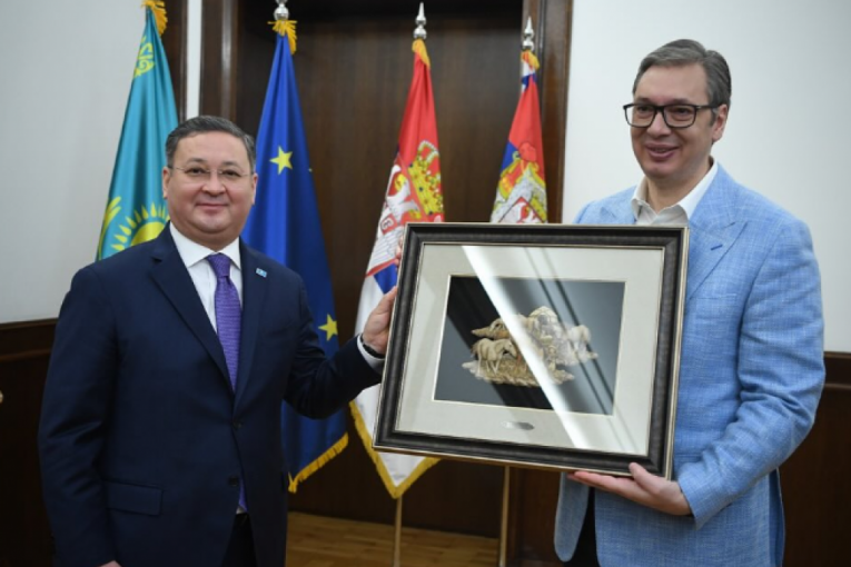 POSEBNA ZAHVALNOST NA PRINCIPIJELNIM POZICIJAMA O NEPRIZNAVANJU TZV. KOSOVA! Vučić ugostio zamenika premijera i ministra spoljnih poslova Kazahstana! (FOTO(