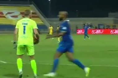 ČOVEČE, DA LI SI TI NORMALAN? Ovo je NAJBIZARNIJE dosuđeni PENAL u istoriji! Legendarni Hrvat u ŠOKU! (VIDEO)