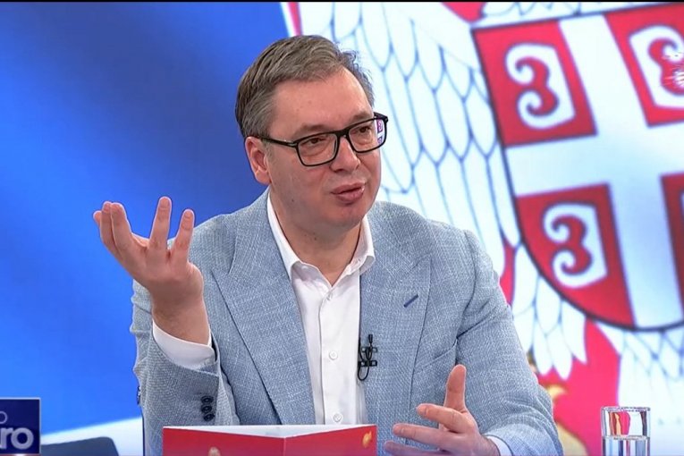 VUČIĆ O KAMPANJI: Teško je da odgovorite na dnevne optužbe o vašoj porodici