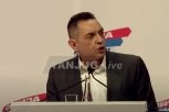 JAKA PORUKA VULINA IZ VRANJA! "Mi se predsednikom Vučićem ponosimo, zato mu sliku držimo"