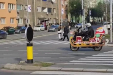 DEDAMRAZOMOBIL NA PALILULI! Prolaznici ostali u čudu kada su videli kakva mašina je projurila! (VIDEO)