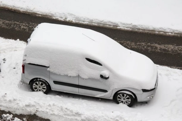 U SRBIJI SUTRA I DO 15cm SNEGA! Ekstremno niske temperature zalediće kišu u vazduhu, narednih dana JOŠ HLADNIJE