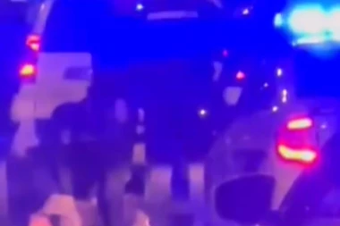 FILMSKA AKCIJA HAPŠENJA! Policija ga opkolila, pa završio na zemlji i sa lisicama na rukama! (VIDEO)