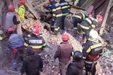 NASTRADAO UČENIK TOKOM URUŠENJA ŠKOLE U RUMUNIJI! Spasioci pronašli Davida (17) zatrpanog u ruševinama: Dali sve od sebe da ga spasu, nije mu bilo pomoći! (FOTO/VIDEO)