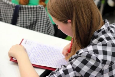 STUDENTI TUŽE VLADU: Dogodilo im se nešto na ispitu što ne mogu državi da oproste, sada prete i PROTESTIMA!