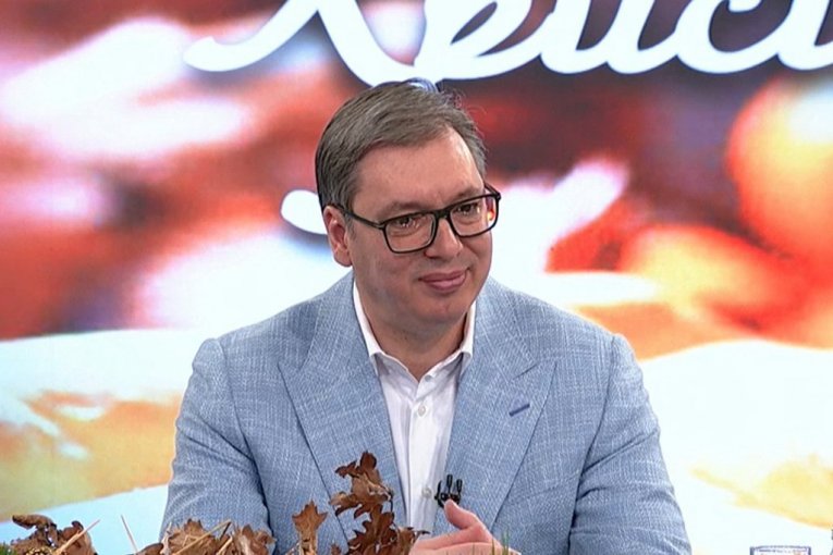 ČETIRI MILIJARDE EVRA ULAGANJA! Predsednik Vučić najavio nove projekte, povećanje plata i penzija i PROIZVODNJU DRONA "KOMARAC" U SRBIJI!