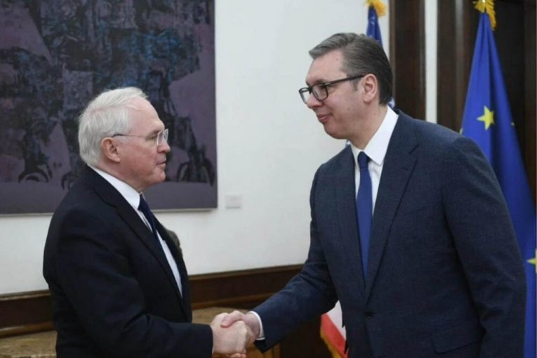 PREDSEDNIK VUČIĆ SA AMERIČKIM AMBASADOROM HILOM: Potvrdili smo našu posvećenost održanju mira i stabilnosti u regionu (FOTO)