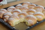 RECEPT ZA RUSKE LISNATE KIFLICE KOJE ĆETE OBOŽAVATI: Slatko testo se TOPI,  bolje od svakog peciva!