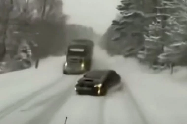 STIŽE STRAVIČNA SNEŽNA OLUJA! Očekuje se i do TRI METRA snega, narod već pravi zalihe