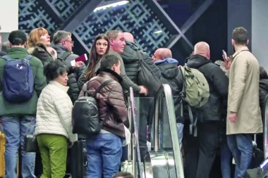 HAOS NA AERODROMU: Naređena hitna evakuacija, putnici u šoku!