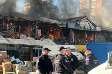 ISTRAŽUJE SE DA LI JE POŽAR U BLOKU 70 PODMETNUT? Policija ispituje sve o uzroku jezive vatrene stihije, sve službe na terenu (VIDEO)