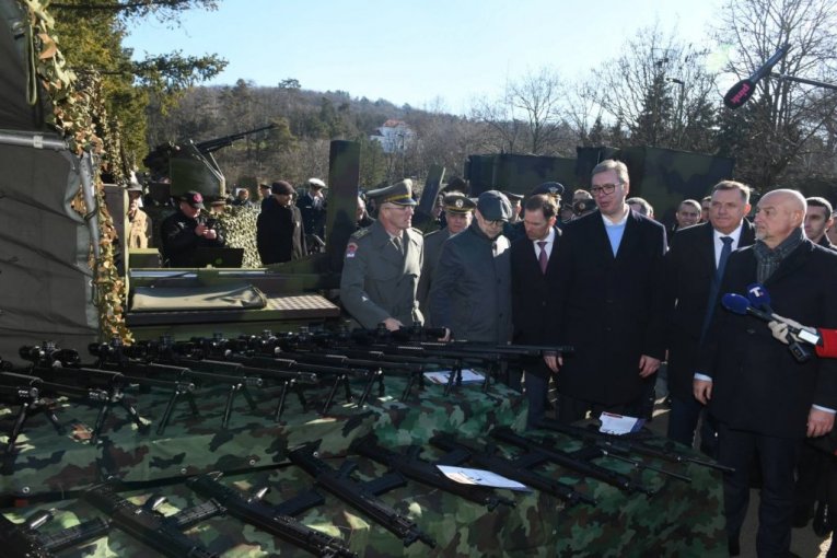 VUČIĆ IZDAO NAREĐENJE DA SE TO ODMAH ZAVRŠI: Pomama za srpskom municijom - Niko više i ne pita za cenu, to nikad nisam video u svom životu