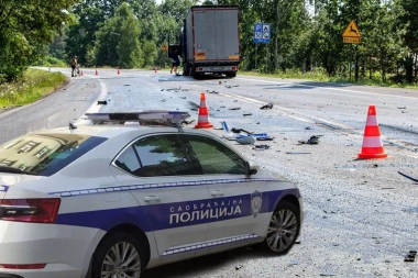 PRVE FOTOGRAFIJE SA MESTA NESREĆE KOD PARAĆINA: Jedna osoba poginula, druga u teškom stanju! (FOTO)