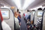 ISPUNIO ŽIVOTNI SAN, PA UMRO NA PUTU KA KUĆI: Tragedija u avionu! Muškarac zaspao na ramenu supruge i usred leta IZDAHNUO