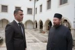 MINISTAR MILIĆEVIĆ SA SRBIMA U KNINU:  Deca iz Knina i okolnih mesta ponosna što pripadaju istom narodu kao njihovi vršnjaci u Srbiji!