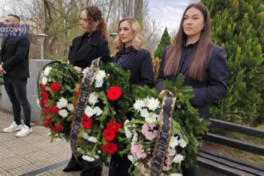 PARASTOS U SEVERNOJ MITROVICI ZA STRADALE U MARTOVSKOM POGROMU: Tužan dan za srpski narod (FOTO)