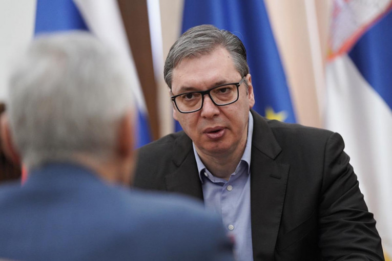 VUČIĆ SE SASTAO SA BOCAN-HARČENKOM!