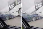 UŽAS KOD BORA! Sudarili se automobil i autobus! (VIDEO)