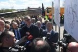 "NEKA ŽIVI CEO JUGOISTOK NAŠE PRELEPE ZEMLJE! ŽIVELA SRBIJA!" Predsednik Vučić se oglasio povodom radova na modernizaciji pruge! (FOTO)