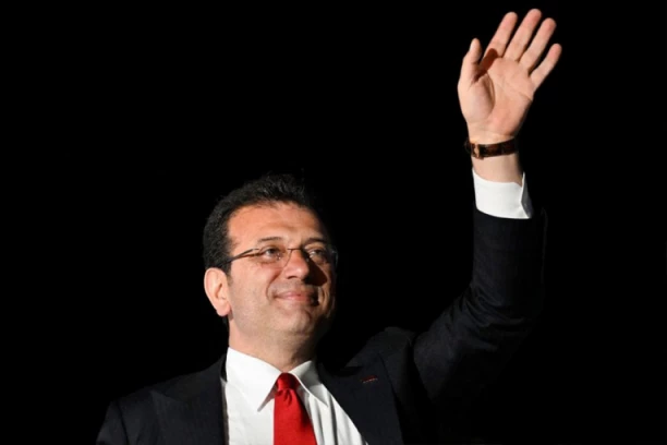 IMAMOGLU PREDLOŽEN ZA PREDSEDNIČKOG KANDIDATA: Građani masovno podržali uhapšenog gradonačelnika Istanbula (VIDEO)