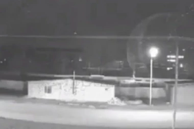 UKRAJINCI POGODILI NAJVEĆU FABRIKU AVIONA U RUSIJI: Eksplozija se dogodila na 350 kilometara od fronta (VIDEO)